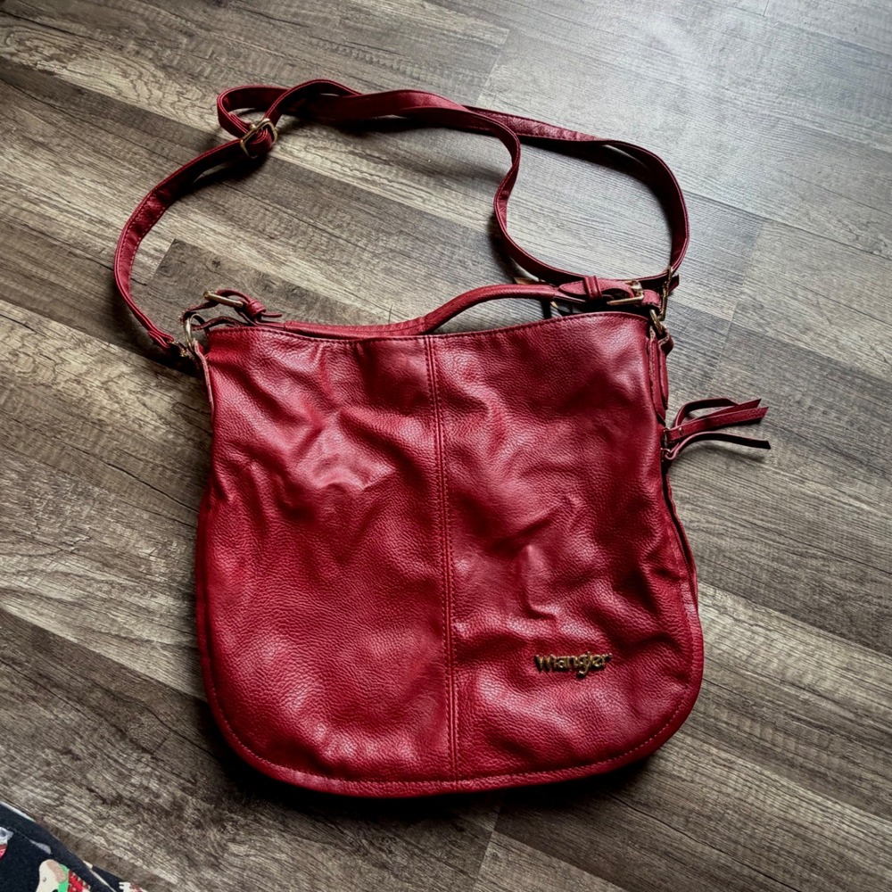 Wrangler Red Faux Leather Hobo Crossbody Bag Western Slouchy Purse Gold Hardware